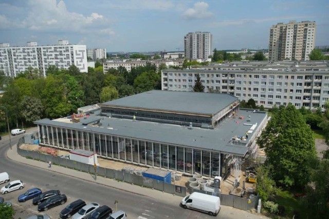 Powoli dobiega końca budowa pływalni na osiedlu Piastowskim w Poznaniu. Prowadzone są między innymi prace związane z instalacjami – sanitarną, wodną i grzewczą. Rozpoczęły się roboty malarskie i wykończeniowe. 

Przejdź do kolejnego zdjęcia --->