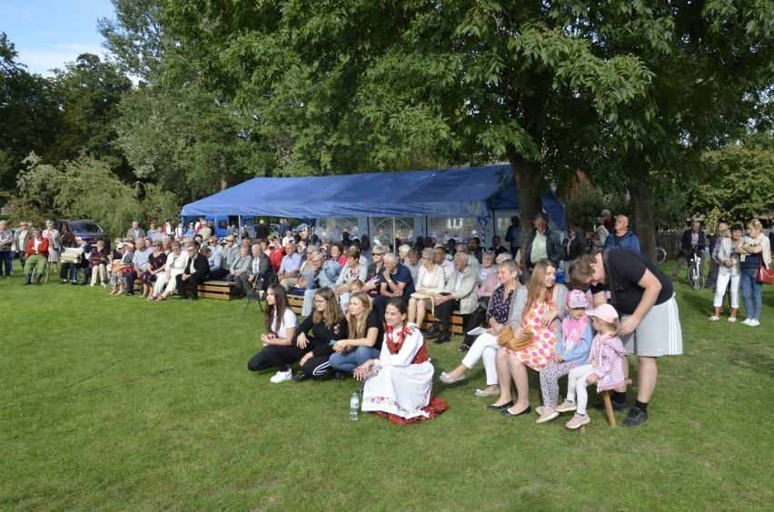 Od kujawiaka do oberka - spotkania folklorystyczne w...