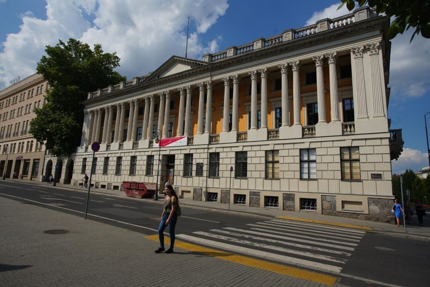 Podczas studiowania warto korzystać nie tylko ze źródeł...