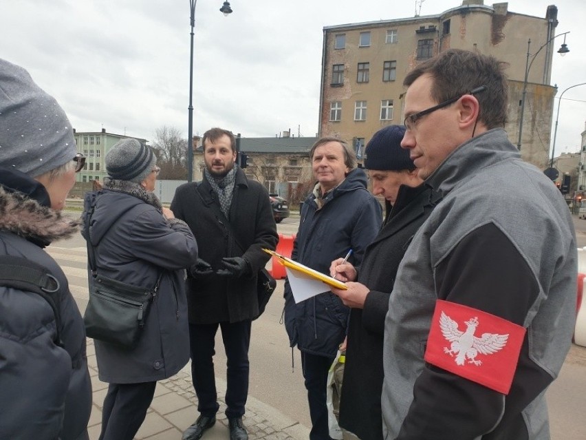 Nie chcą alei Adamowicza w Łodzi. Pikieta w centrum miasta