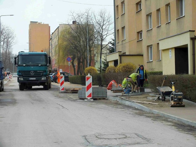 Remont ulicy zakładowej ma być zakończony do 30 kwietnie tego roku.