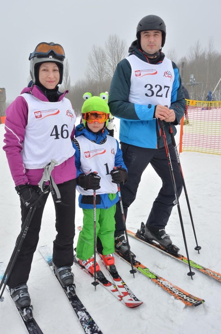 Narciarze i snowboardziści rywalizowali w Family Cup na górze Kamieńsk [ZDJĘCIA]