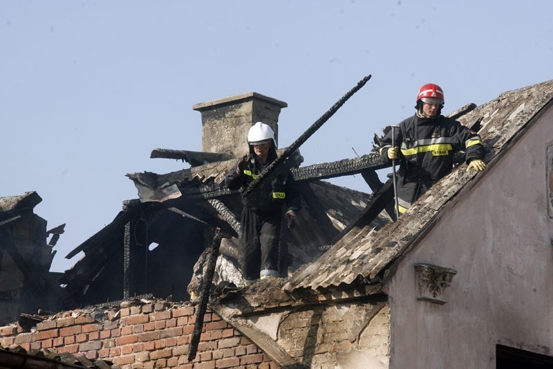 Legnica: Pożar budynku w Witkowie(ZDJĘCIA)