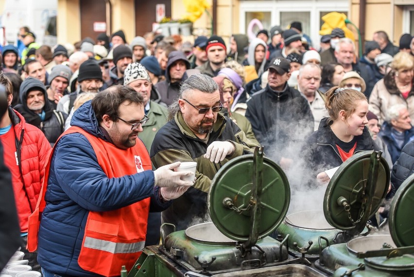 Sopot. Caritas wspólnie z MOPS zorganizował śniadanie Wielkanocne dla potrzebujących | ZDJĘCIA