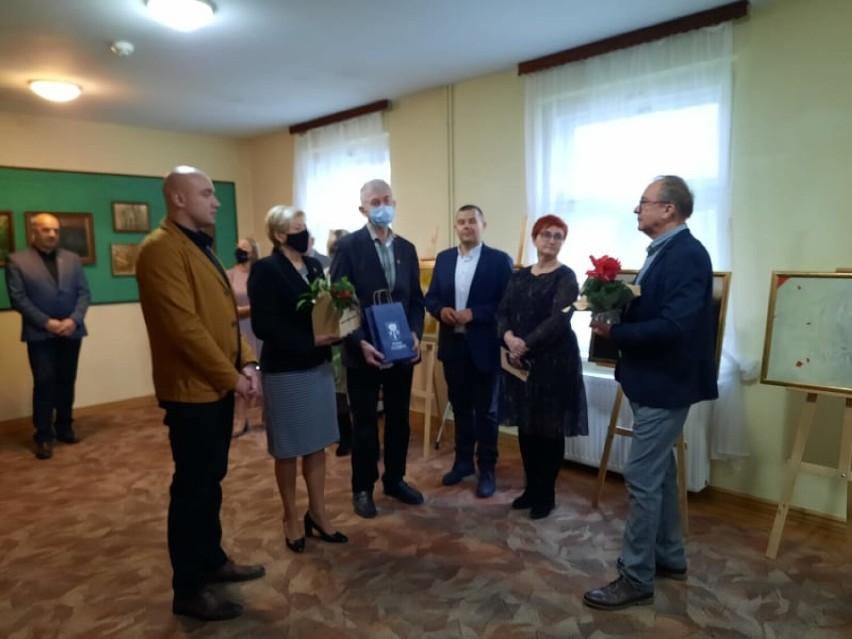 Wystawa malarstwa Pawła Duraja w Dworku Marii Konopnickiej w Bronowie. Do kiedy można oglądać prace artysty? ZDJĘCIA
