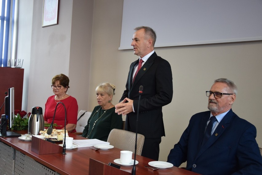 Nagrody Burmistrza Sępólna Krajeńskiego otrzymało 10 pań:...
