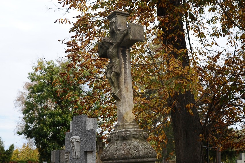 XV kwesta na ratowanie zabytków starego cmentarza przy ul....