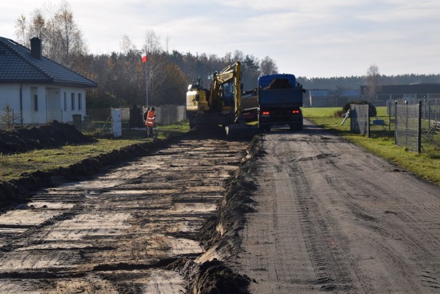 Rozpoczęła się przebudowa gminnej drogi w miejscowości Kłady – Dionizów