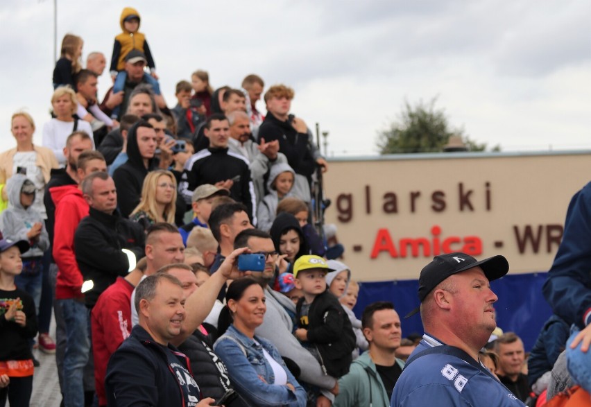 Wronki. Monster Trucki zrobiły prawdziwe show na Targowisku!