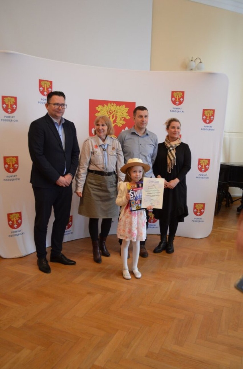 Konkurs Recytatorski z okazji Roku Marii Konopnickiej odbył się w Starostwie w Poddębicach. Organizatorem był Hufiec ZHP Uniejów FOTO