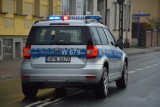 W Sławnie siekierą wybił okno i groził matce śmiercią. Zatrzymała go policja