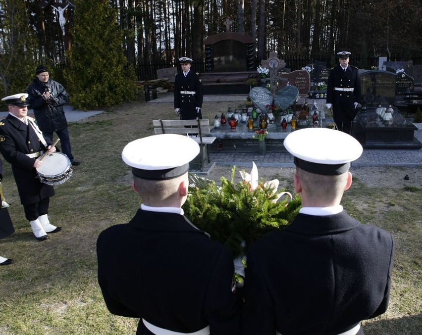 W Baninie oficerowie Marynarki Wojennej złożyli hołd admirałowi Andrzejowi Karwecie