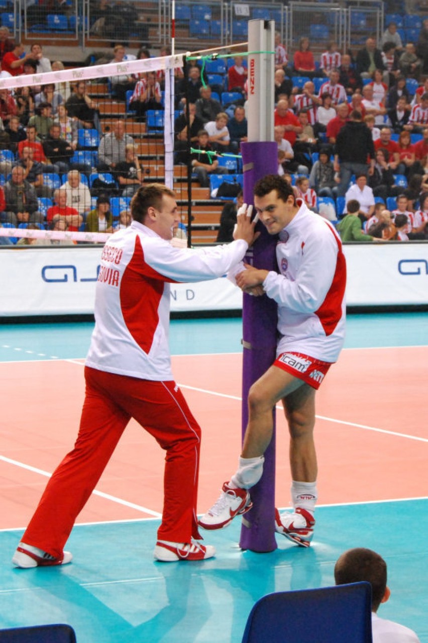Trening przed meczem (na zdjęciu Marcin Wika i Piotr Łuka)....