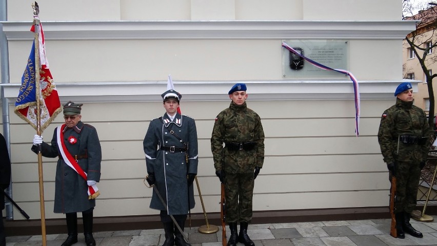 Odsłonięto tablicę pamięci majora Jana Gawrońskiego [zdjęcia, wideo]