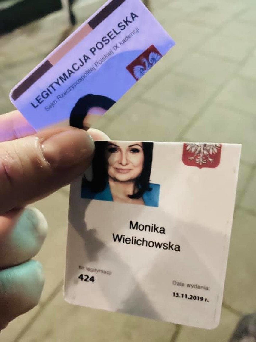 Dolnośląska posłanka Monika Wielichowska: "jeden z policjantów naruszył moją nietykalność podczas Strajku Kobiet"