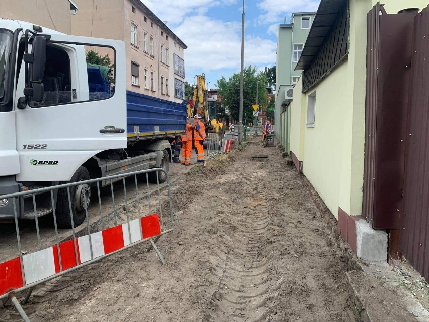 Chodniki w ścisłym centrum Bydgoszczy odtwarzane są w...