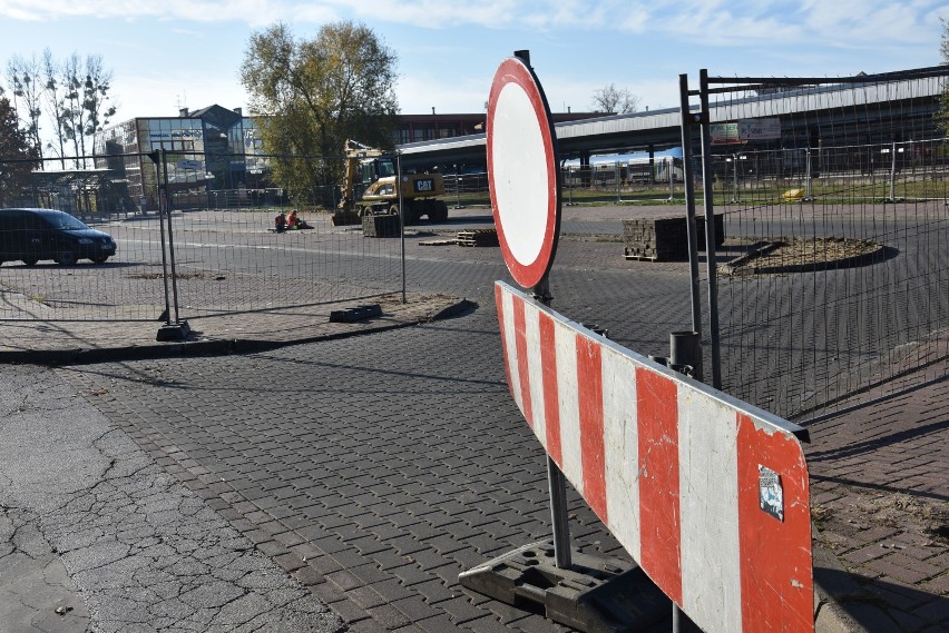 Zaczęła się budowa centrów przesiadkowych w Częstochowie ZDJĘCIA