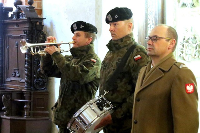 Na liście wyłączonych z mobilizacji znalazły się również osoby pracujące w niektórych przedsiębiorstwach, bankach, w służbie zdrowia i na uczelniach.