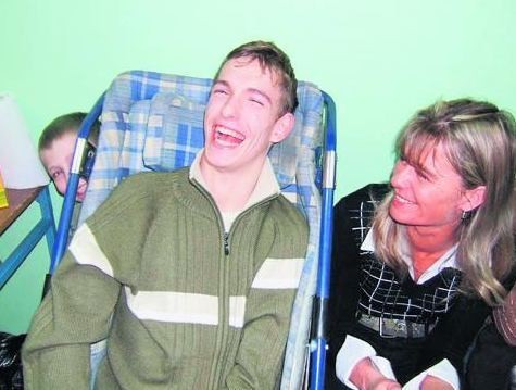 Po ukończeniu 21. roku życia osoby niepełnosprawne są zmuszone do przebywania w domach