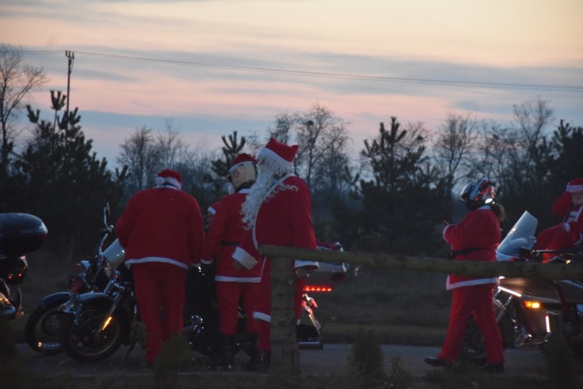 Mieścisko. Tu Mikołaj przyjechał w motocyklowej eskorcie. Zobacz zdjęcia z parady z okazji 6 grudnia 