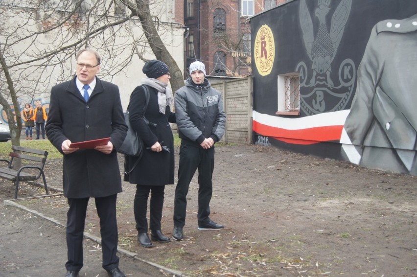 Radomsko: Jubileuszowy mural uroczyście odsłonięty