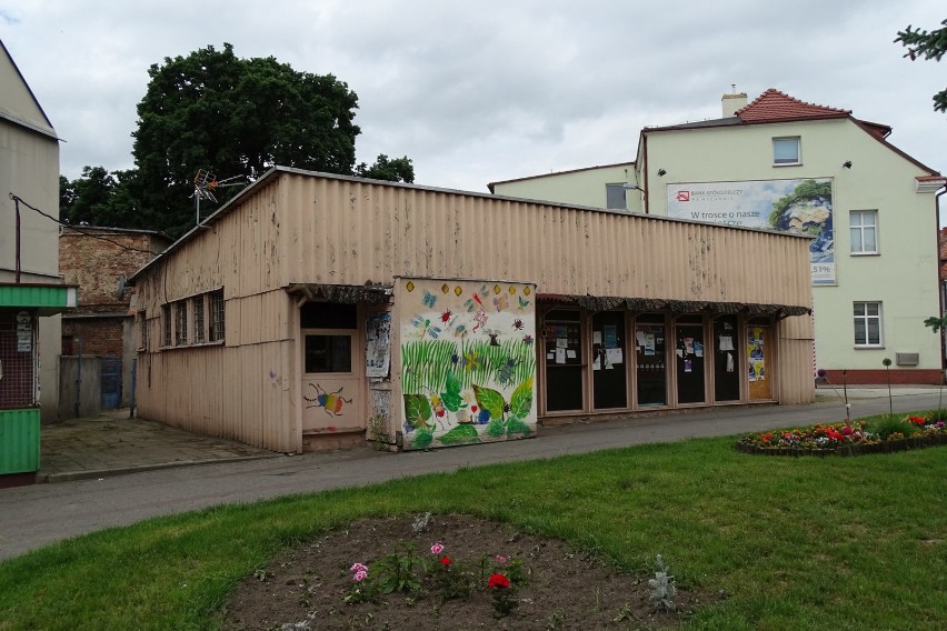 Straszydło w centrum z azbestem