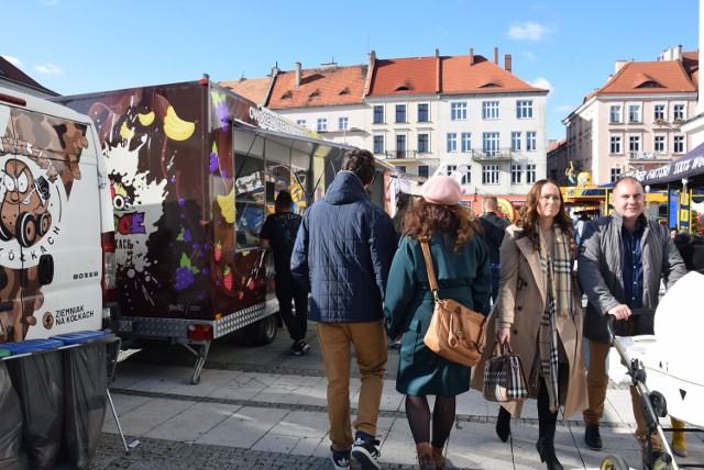 Food trucki w Kaliszu. Sprawdź, jakich specjałów możesz tam skosztować