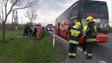 Wypadek Polskiego Busa pod Warszawą. Autobus wpadł do rowu [FOTO, WIDEO]