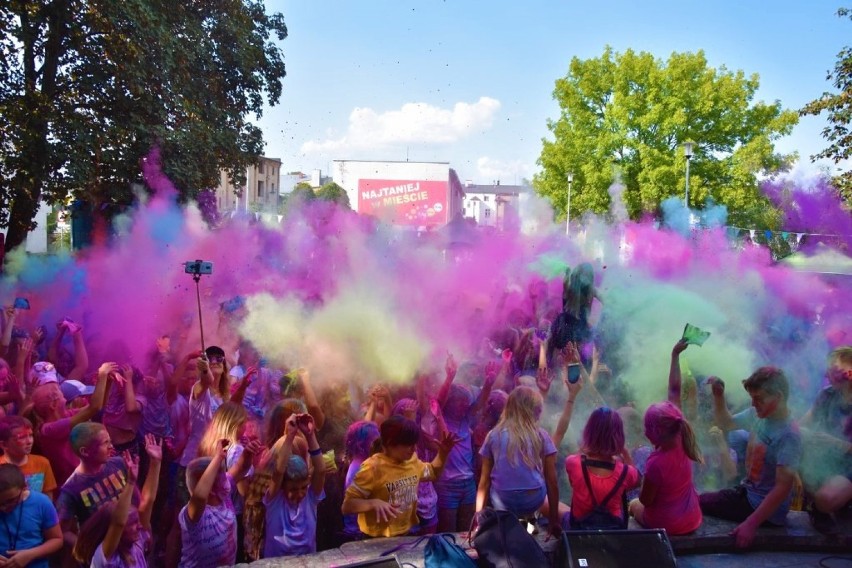 Nowy Tomyśl: Holi Festiwal Kolorów na zakończenie wakacji