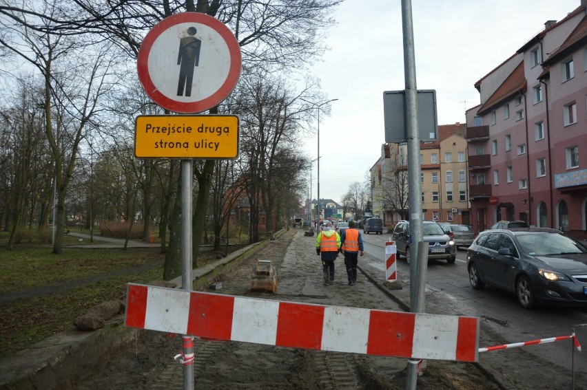Trwają prace związane z remontem ulicy Wojska Polskiego w...