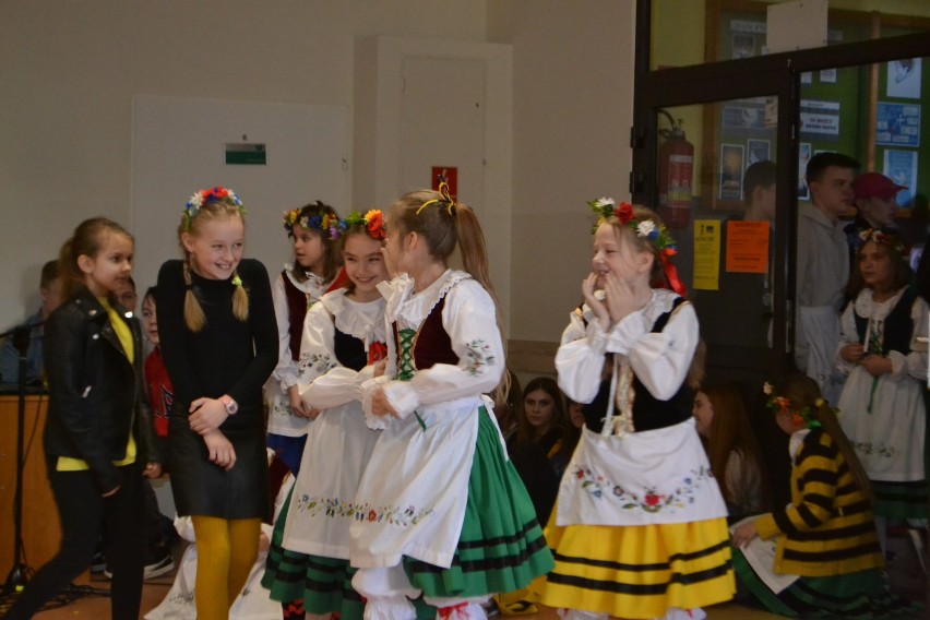Dzień Jedności Kaszubów w Łubianie - muzyka, tańce i integracja [ZDJĘCIA]