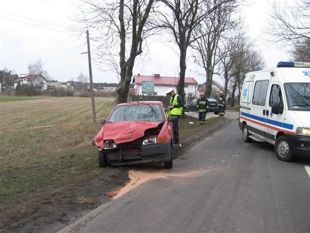 Wypadek na drodze wojewódzkiej w Kiełczewie. Ranny został 6-letni chłopiec