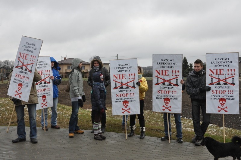 Manifestacja w Klukowej Hucie. Protestowali przeciw wydobyciu gazu łupkowego - zdjęcia