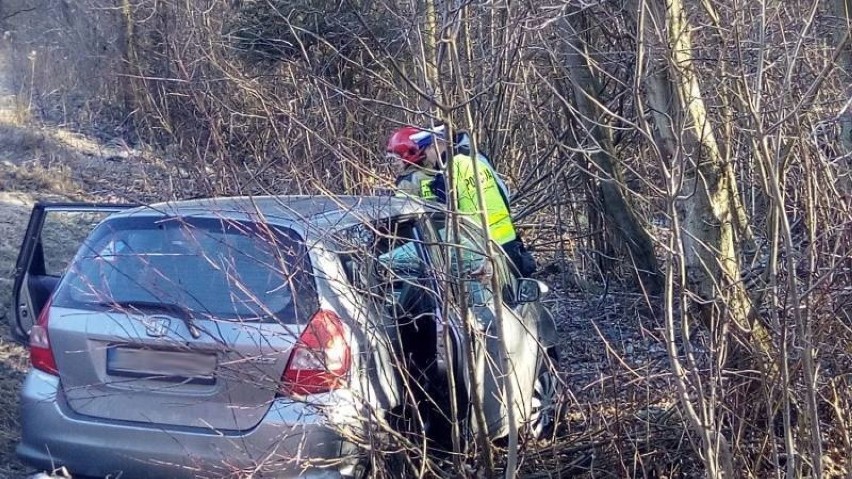 Wypadek w Naściszowej. Kobieta uwięziona w samochodzie [ZDJĘCIA]