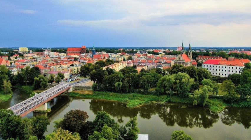 Brzeg słynie z różnych ciekawych miejsc oraz wydarzeń....