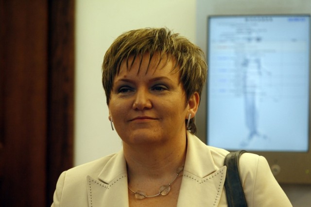 Proces o dźgnięcie nożem nauczyciela wznowiony! Beacie Grzelińskiej grozi do 10 lat więzienia