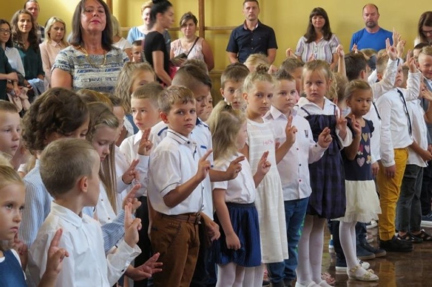 Rozpoczęcie roku szkolnego klas I - w Szkole Podstawowej nr 4 w Brodnicy 