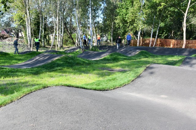 Pumptrack w dzielnicy Warszów w  Świnoujściu powstał w ramach Budżetu Obywatelskiego.