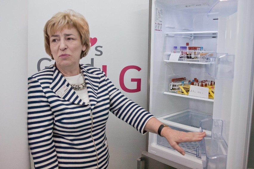Firma LG przekazała Specjalistycznemu Szpitalowi Ginekologiczno - Położniczemu w Wałbrzychu lodówki