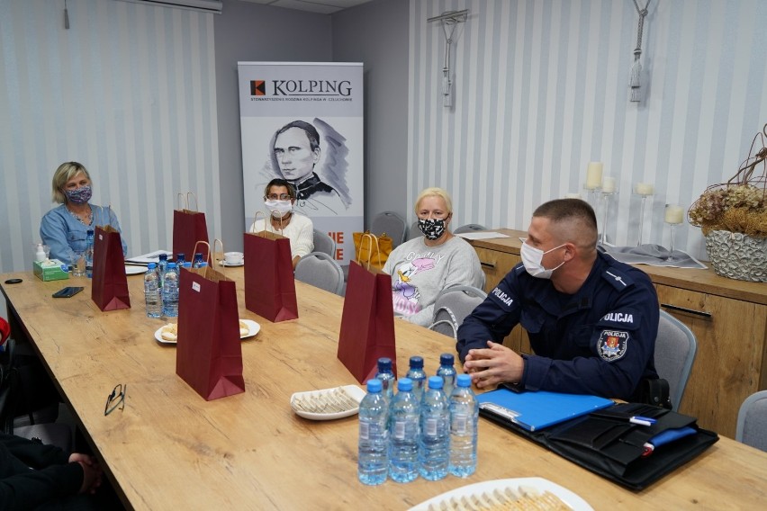 Stowarzyszenie Rodzina Kolpinga w Człuchowie kontynuuje akcję  „Solidarni z seniorami”