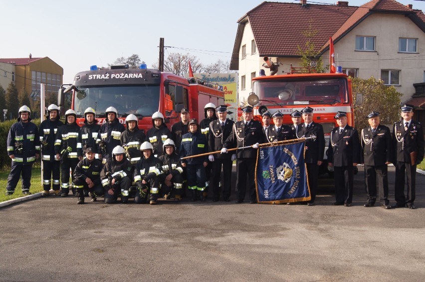 Strażacy z OSP Zawada na patriotycznym apelu