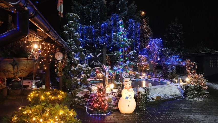 Świąteczne iluminacje domu Mariana Smołki w Przyszowicach to...