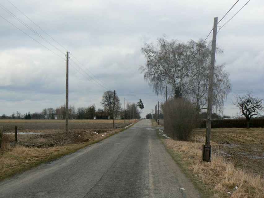 Lamp brakuje między innymi na terenie zabudowanym wzdłuż...