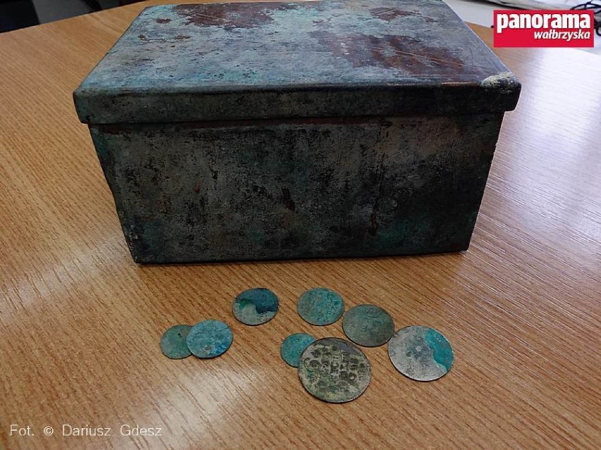 Pruskie monety z XVIII wieku znalezione w ruinach...