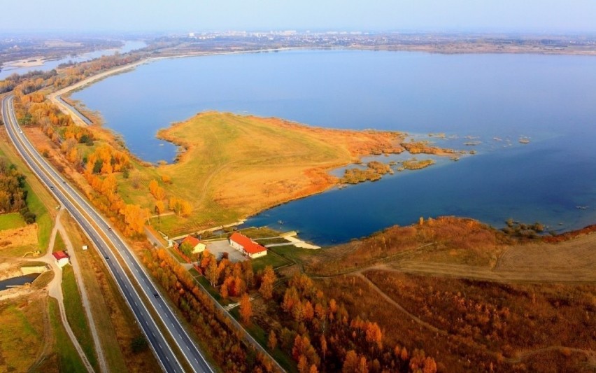 Jezioro Tarnobrzeskie, do 2011 roku Zalew Machowski. Drugi...