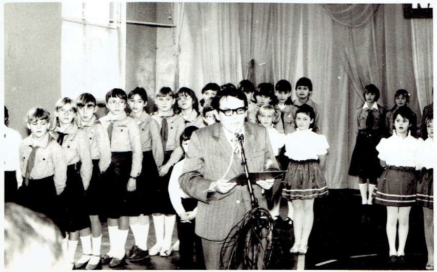 Dzień Nauczyciela w Chodzieży, na zdjęciach sprzed ponad 30 lat. Ze zbiorów Zenona Prusaka