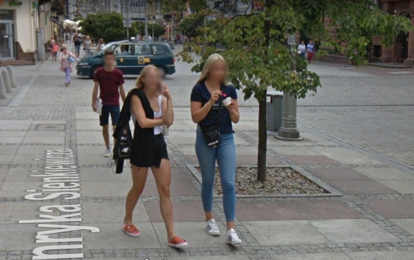 Mamy nowe zdjęcia z Google Street View. Zobaczcie kogo...