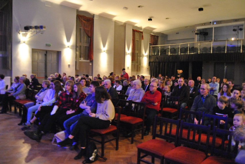 Koncert  ,,Słowa szeptane w dźwiękach ciszy..." w KOK-u