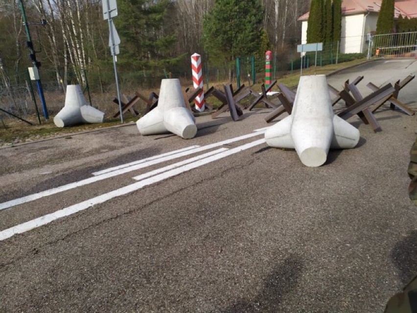 Nowe zabezpieczenia na granicy z Rosją! Robią wrażenie! ZDJĘCIA