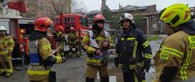 Wodzisławscy strażacy apelują, by właściciele domów zlecali kominiarzom systematyczne sprawdzanie przewodów kominowych